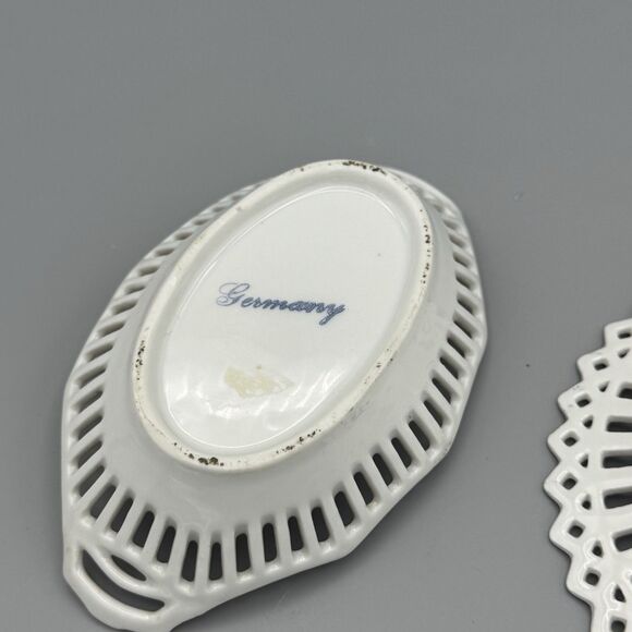 Vtg Pair German Porcelain Reticulated Courting Couple Trinket Dishes Bavaria - Picture 7 of 8
